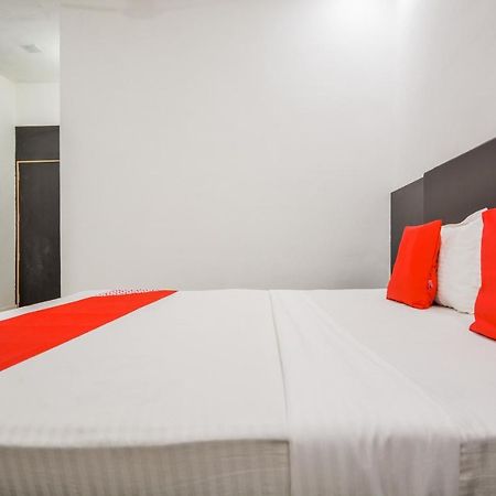 Oyo 43505 Hotel The White House Hisar Exterior photo