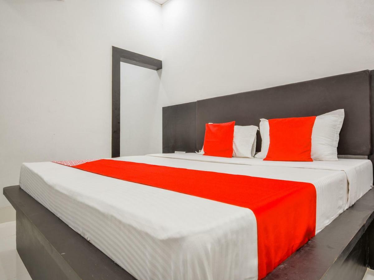 Oyo 43505 Hotel The White House Hisar Exterior photo