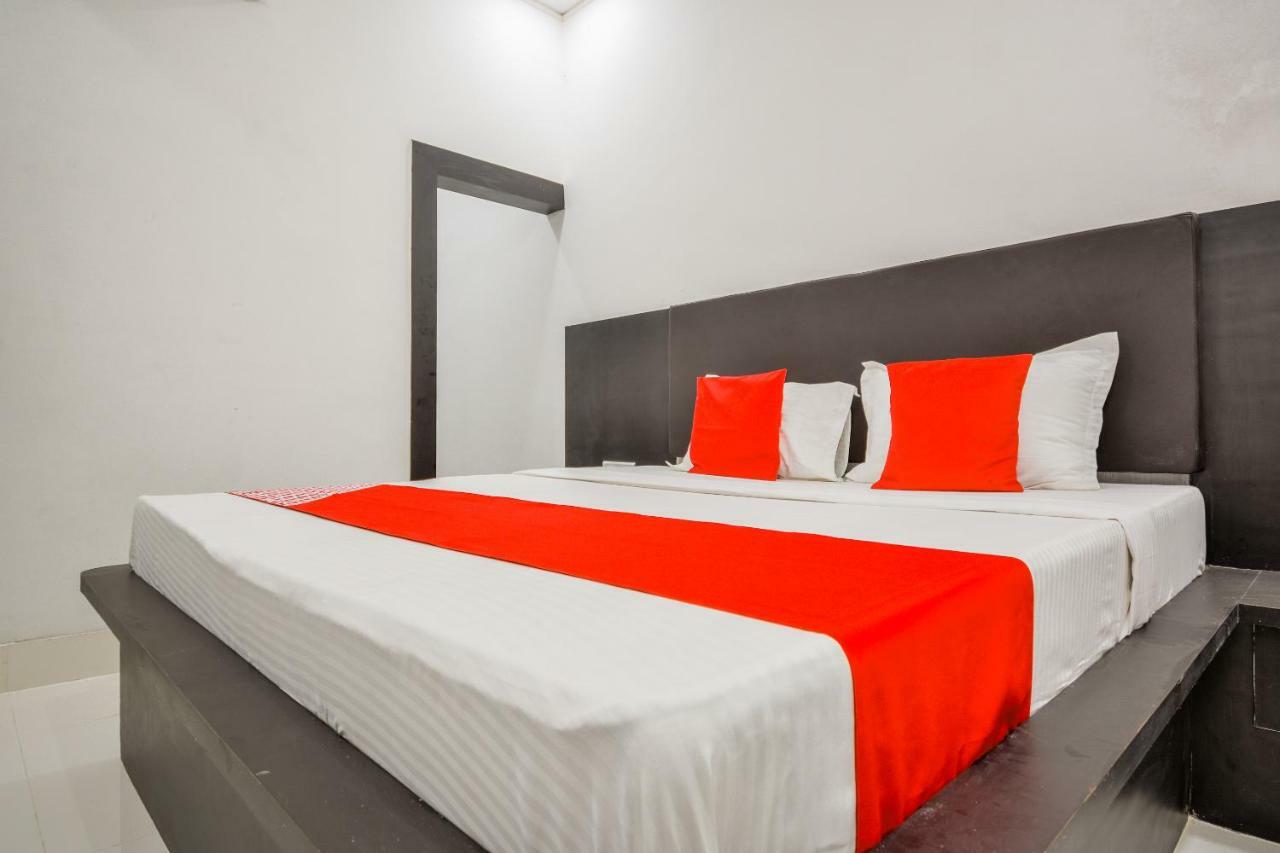 Oyo 43505 Hotel The White House Hisar Exterior photo