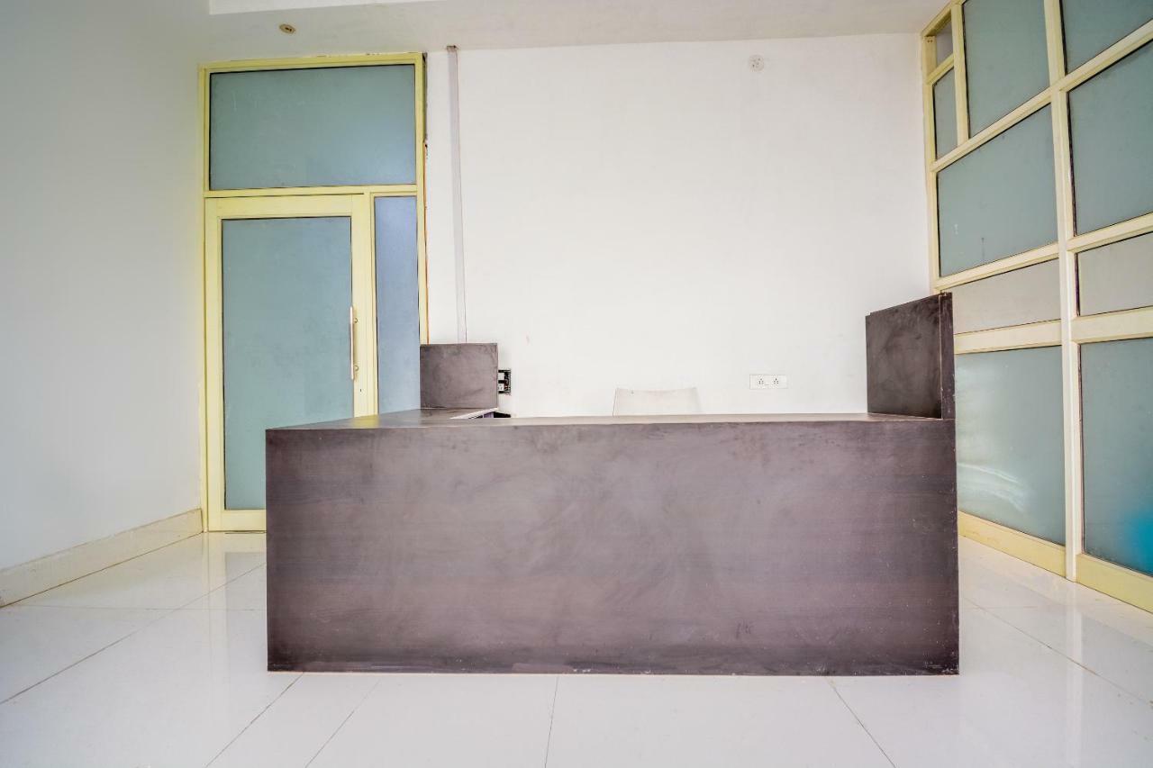 Oyo 43505 Hotel The White House Hisar Exterior photo