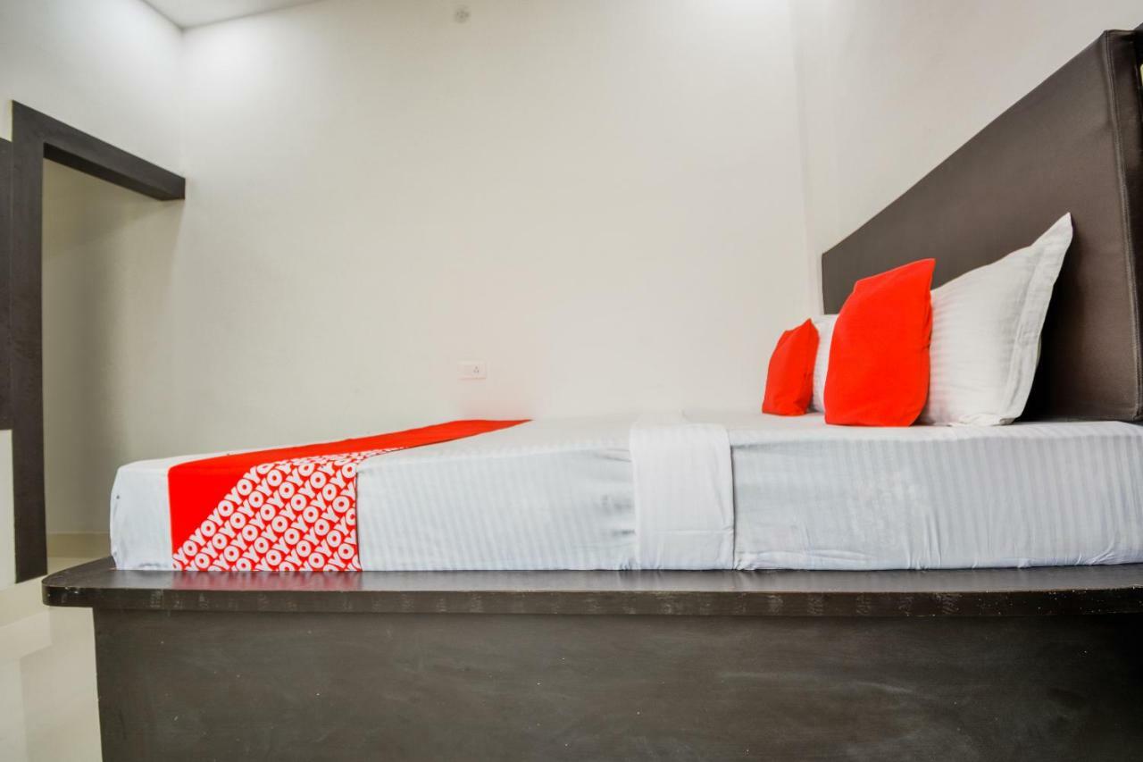 Oyo 43505 Hotel The White House Hisar Exterior photo