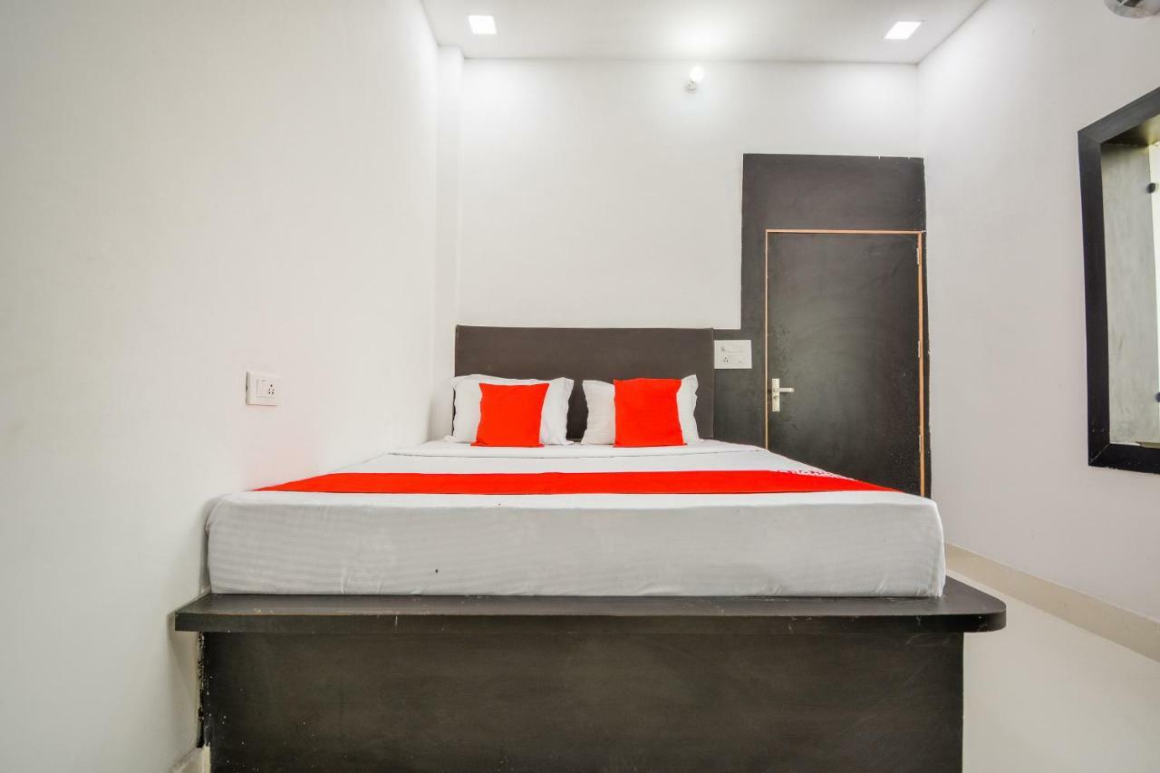 Oyo 43505 Hotel The White House Hisar Exterior photo