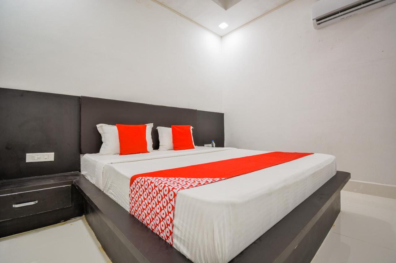 Oyo 43505 Hotel The White House Hisar Exterior photo