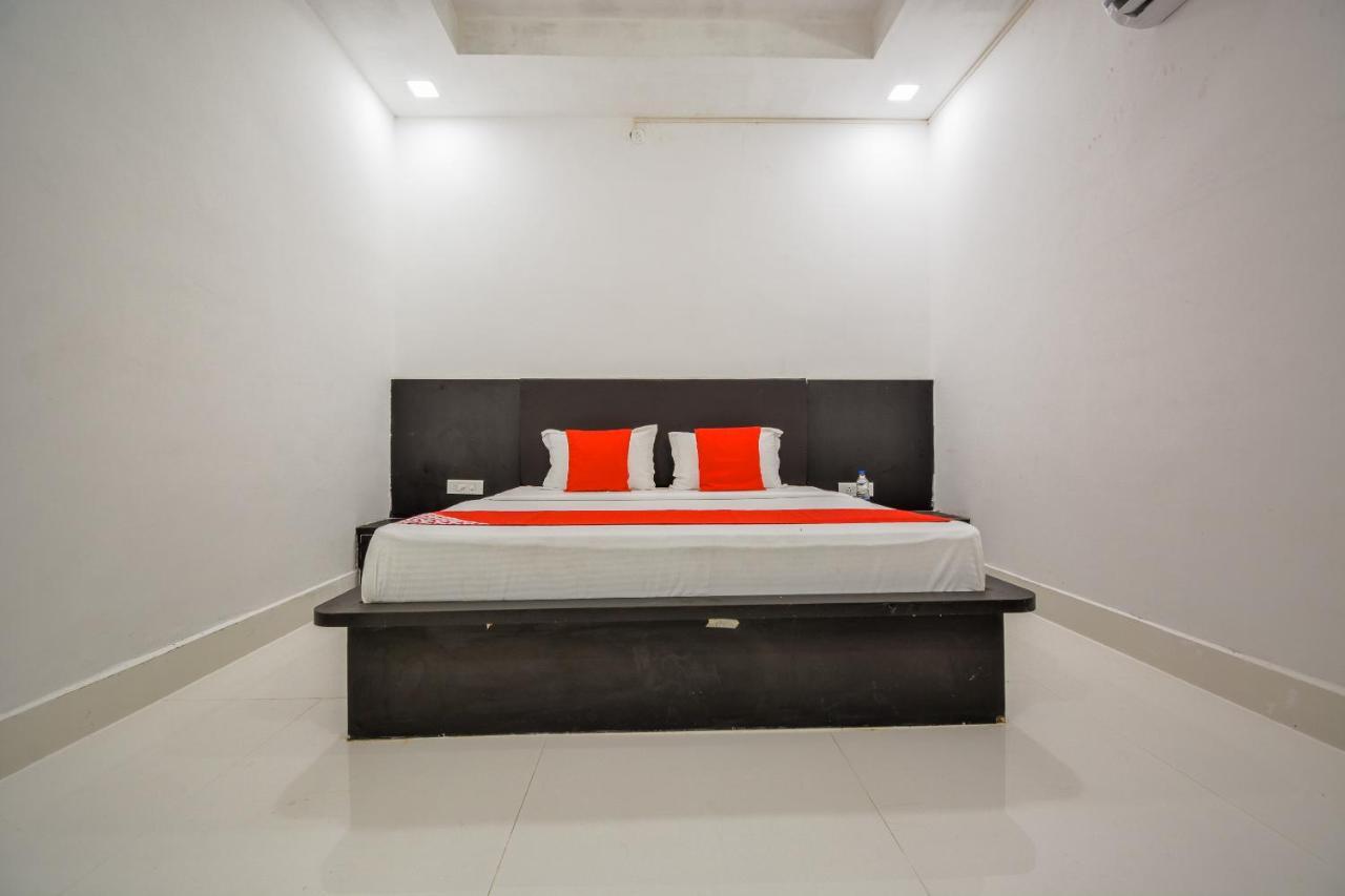 Oyo 43505 Hotel The White House Hisar Exterior photo